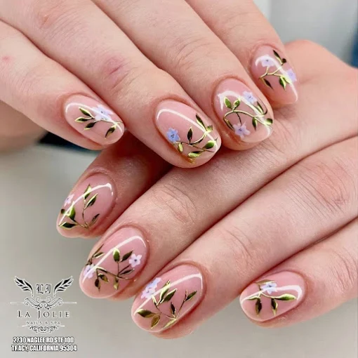 La Jolie Nails & Spa
